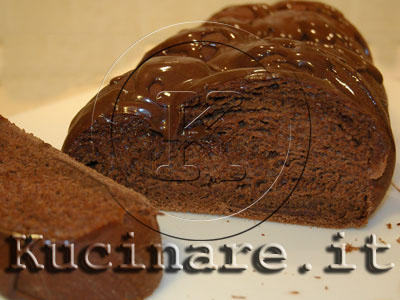 Treccia di pane al cioccolato farcita